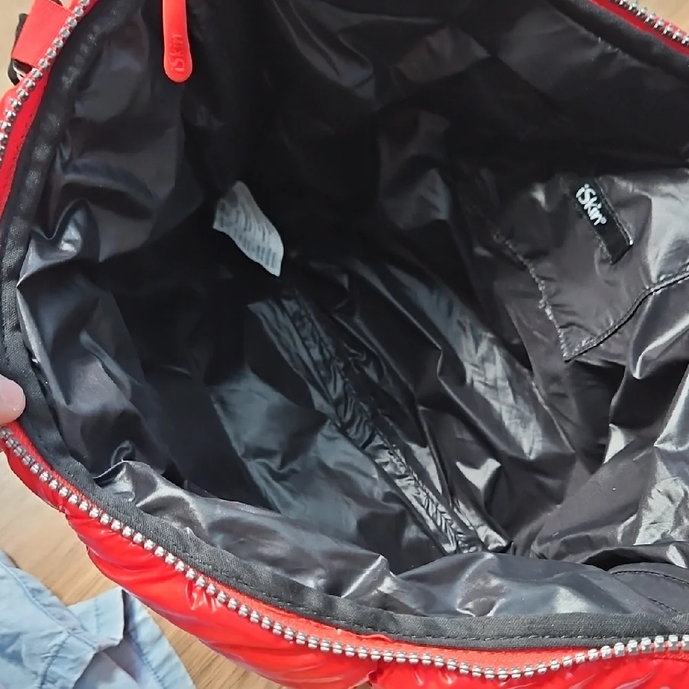 ISkin Summit 15 Q.West Vibrant Red Quilted Puffer Laptop Bag